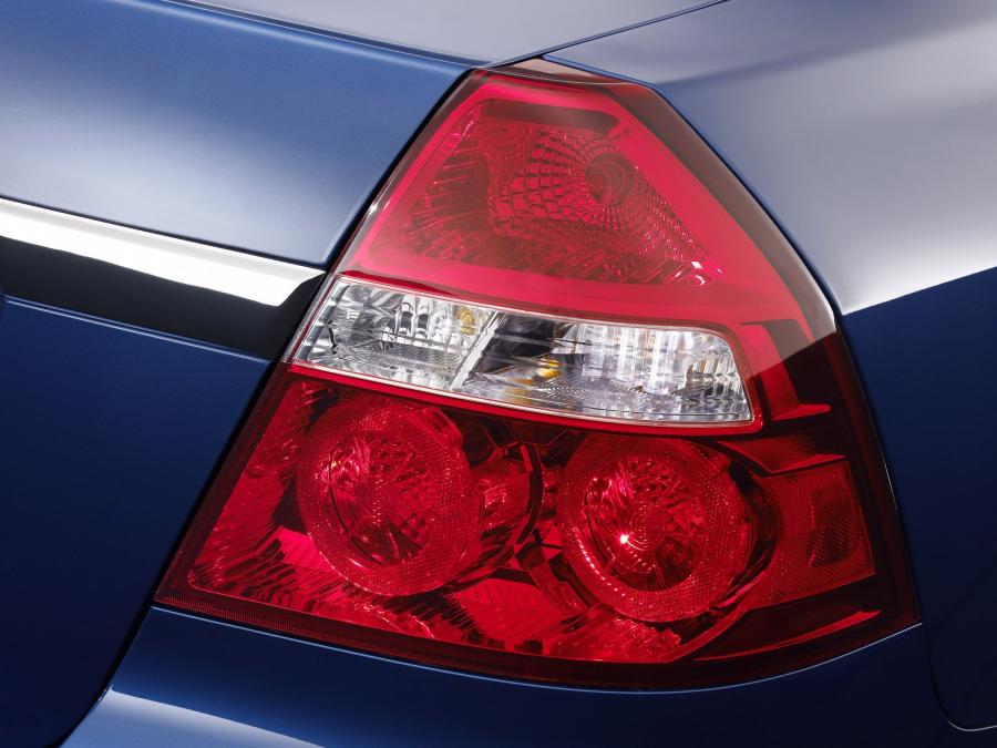  Holden Barina Sedan 2006 года  (фото 5 из 25)